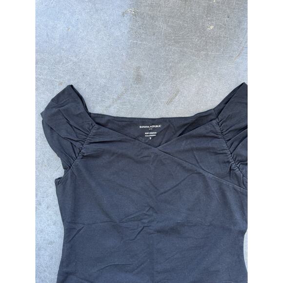 6 for $20 Banana Republic Soft Stretch Black Top (Size S) - Picture 4 of 5